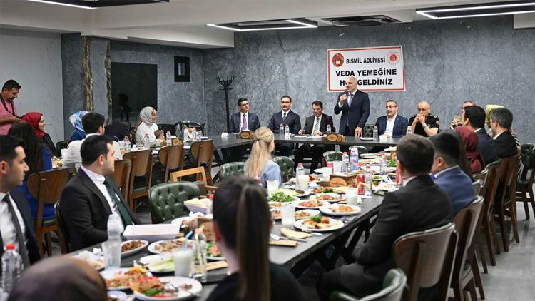 Bismil’de görev yeri değişen hakim ve savcılar için veda yemeği - Resim: 2