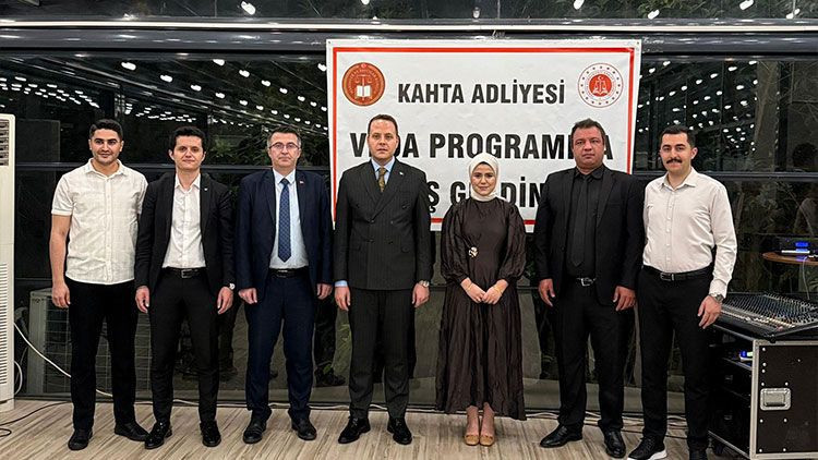 Kahta’dan ayrılacak hakim ve savcılara duygusal veda! 6 Şubat’taki fedakarlıkları unutulmadı… - Resim: 4