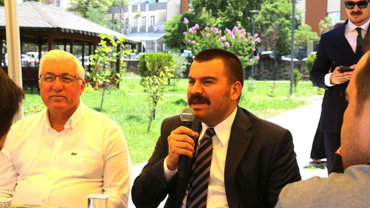 Pazarcık’ta anlamlı etkinlik! Başsavcı Özkaynak’tan aşure ikramı… - Resim: 1
