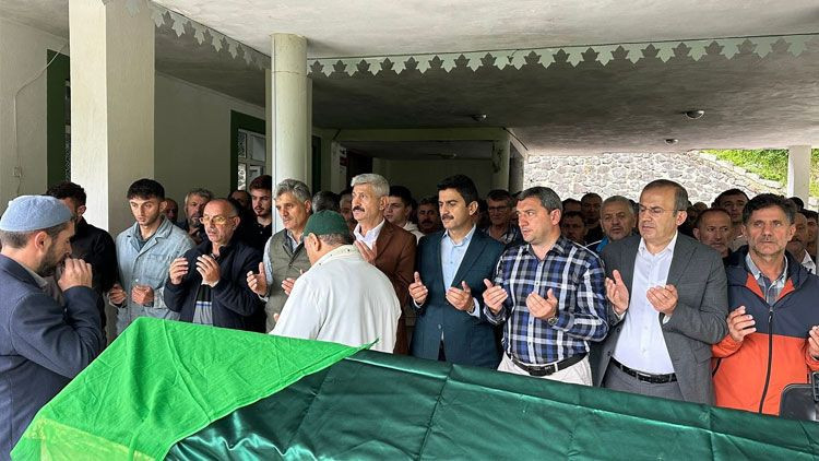 Turan Kuloğlu’nun acı günü! Cenazesi Trabzon’da kaldırıldı… - Resim: 2
