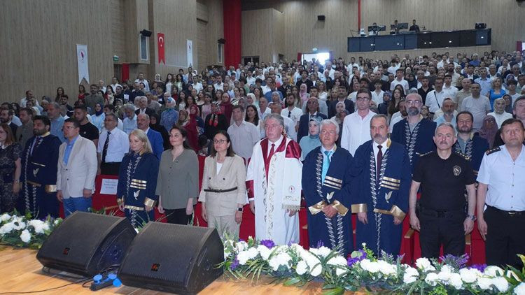 Başsavcı Öksüz gelecekteki meslektaşlarının heyecanına ortak oldu - Resim: 3