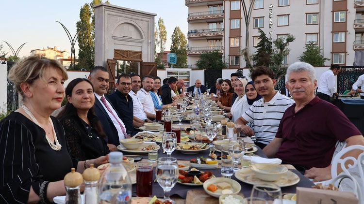 Aksaray’a veda eden hakim ve savcılara onur gecesi! - Resim: 2