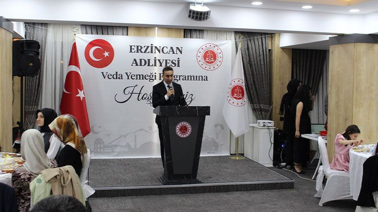 Erzincan Adliyesi’nde veda gecesi! Duygusal anlar yaşandı… - Resim: 1