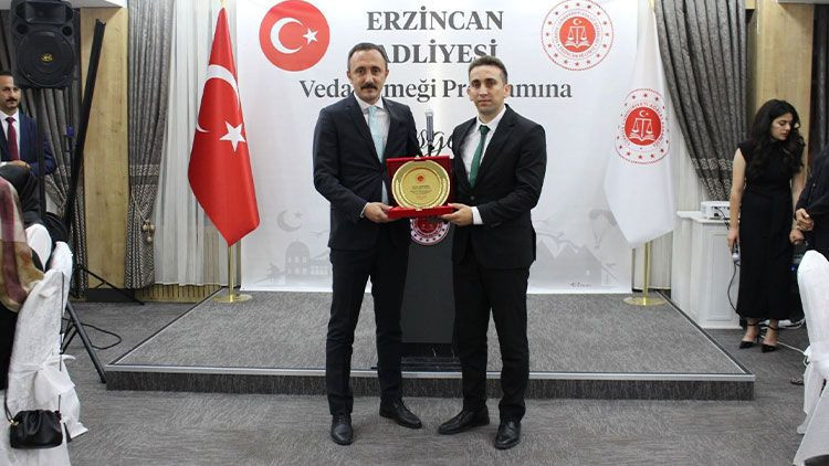 Erzincan Adliyesi’nde veda gecesi! Duygusal anlar yaşandı… - Resim: 2