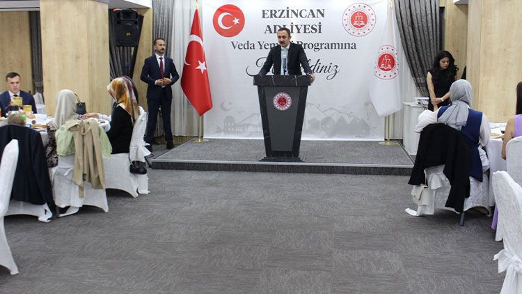 Erzincan Adliyesi’nde veda gecesi! Duygusal anlar yaşandı… - Resim: 3