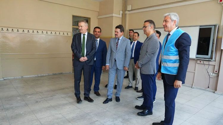 Başsavcı Yeldan öncülüğünde okullar yenileniyor! - Resim: 2