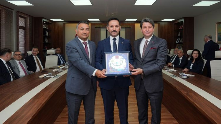 Bakırköy Adliyesi’nde Başsavcı Vekillerine veda! Başsavcı Gümüş’ten hediye takdimi - Resim: 4