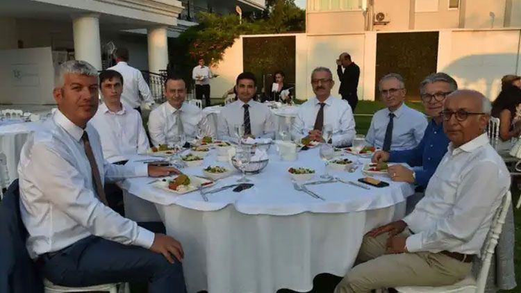 Karşıyaka Adliyesi’nde ‘efsane başkana’ duygulu veda - Resim: 1