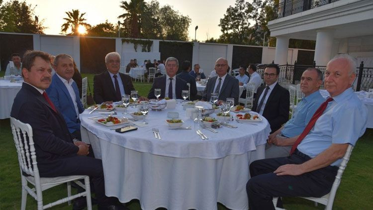 Karşıyaka Adliyesi’nde ‘efsane başkana’ duygulu veda - Resim: 3