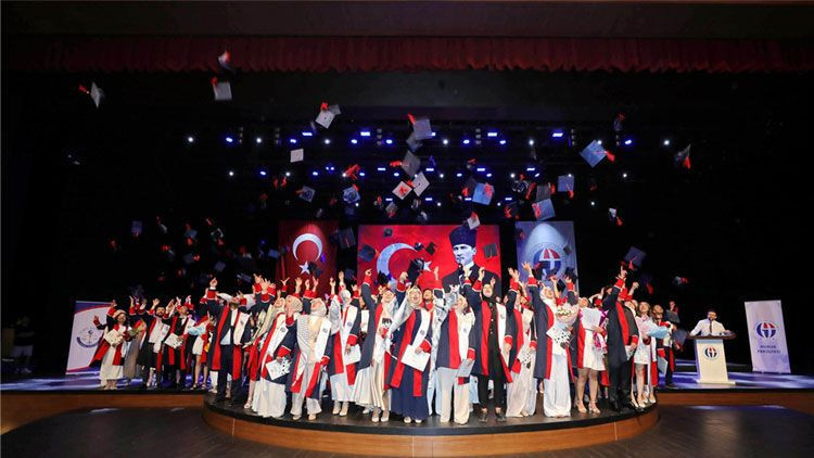 Yargı camiası gelecekteki meslektaşlarının mezuniyet heyecanına ortak oldu! - Resim: 1