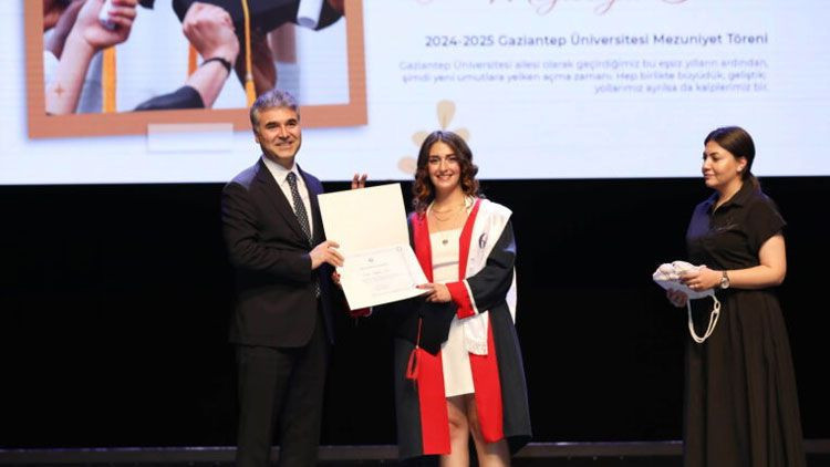 Yargı camiası gelecekteki meslektaşlarının mezuniyet heyecanına ortak oldu! - Resim: 2