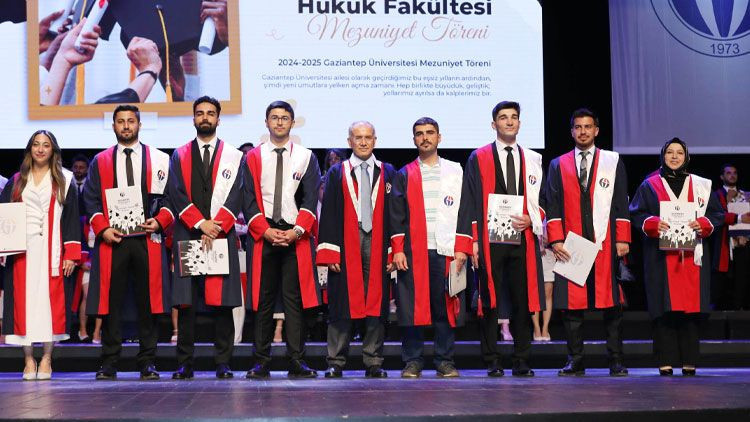 Yargı camiası gelecekteki meslektaşlarının mezuniyet heyecanına ortak oldu! - Resim: 6