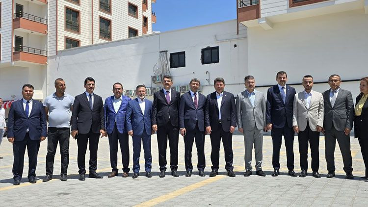 Bakan Tunç, adliye lojmanlarını yerinde inceledi! - Resim: 1