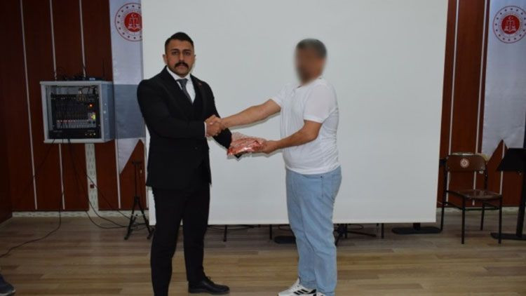 Patnos Cezaevi'nden örnek etkinlik! Ödülleri Savcı Sürezli verdi - Resim: 2