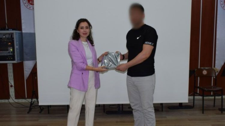 Patnos Cezaevi'nden örnek etkinlik! Ödülleri Savcı Sürezli verdi - Resim: 1