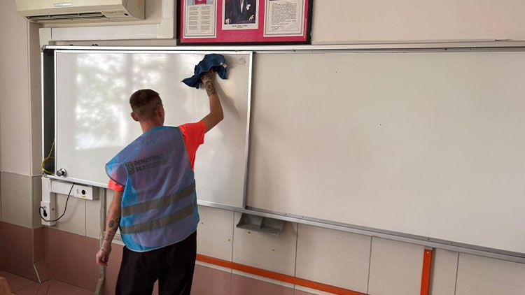 Karşıyaka Denetimli Serbestlik Müdürlüğü’nden örnek çalışma! İlçe protokolü yerinde inceledi - Resim: 2