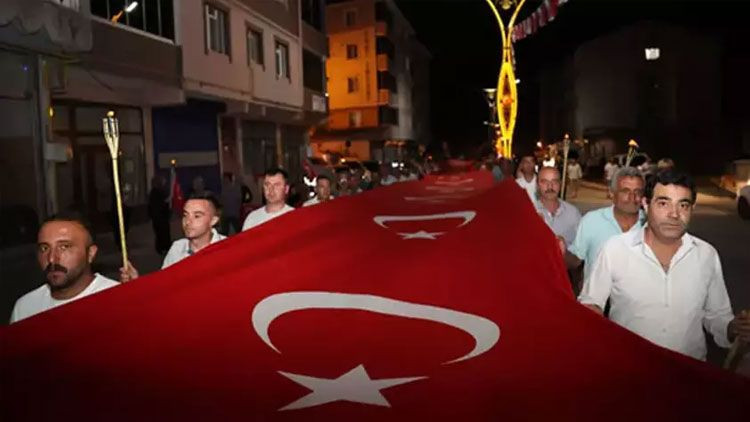 Malazgirt’te fener alayı! Zafer kutlamalarına Başsavcı Kantar da katıldı - Resim: 1