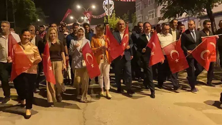 Malazgirt’te fener alayı! Zafer kutlamalarına Başsavcı Kantar da katıldı - Resim: 4