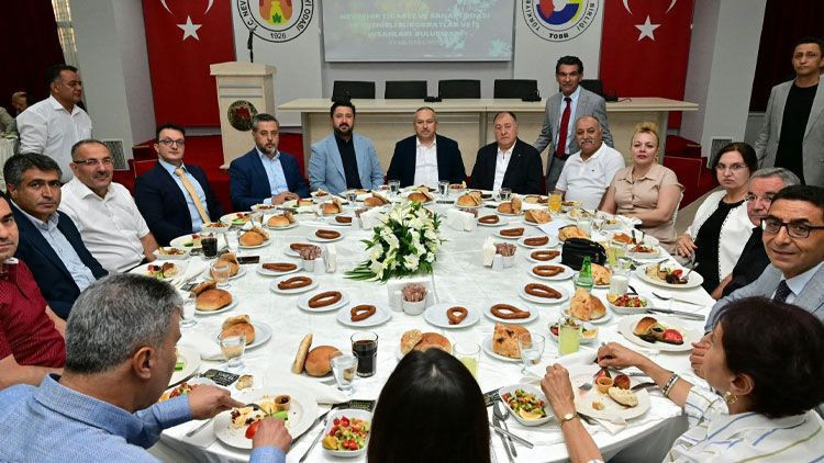 Nevşehirli yargı mensupları, bürokratlar ve iş insanları buluştu! Başsavcı Karakoca ve Yargıtay Üyesi Çevik de katıldı - Resim: 5
