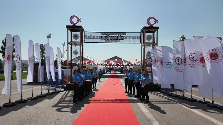 Bakan Tunç, İşyurtları Ürün ve El Sanatları Fuarına davet etti - Resim: 1