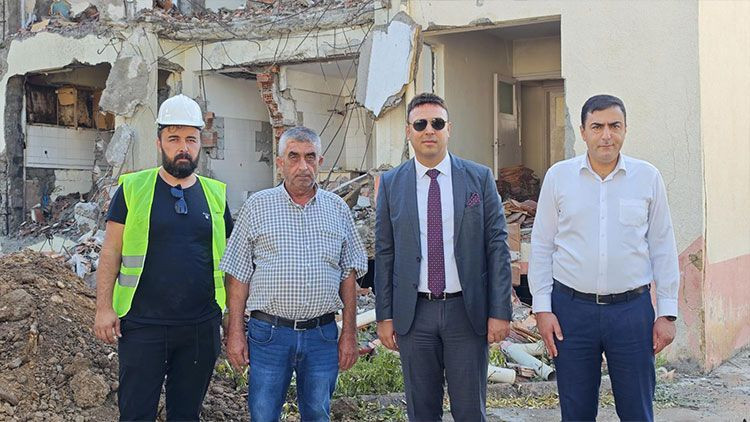 Yeni lojmanın faaliyete geçmesiyle eski binalar yıkıldı! Başsavcı Korkmaz’dan teşekkür - Resim: 1