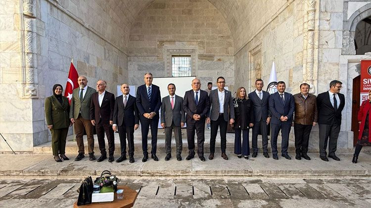 Hukuk öğrencilerinin ilk dersi Gökmedrese’de! Başsavcı Aktaş ve Komisyon Başkanı Soycan da katıldı… - Resim: 4