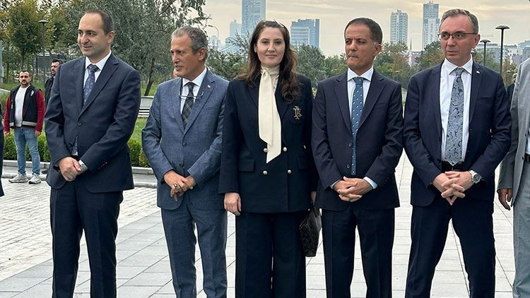 Başsavcı Dönmez, yeni görev yerinde çiçeklerle karşılandı - Resim: 3