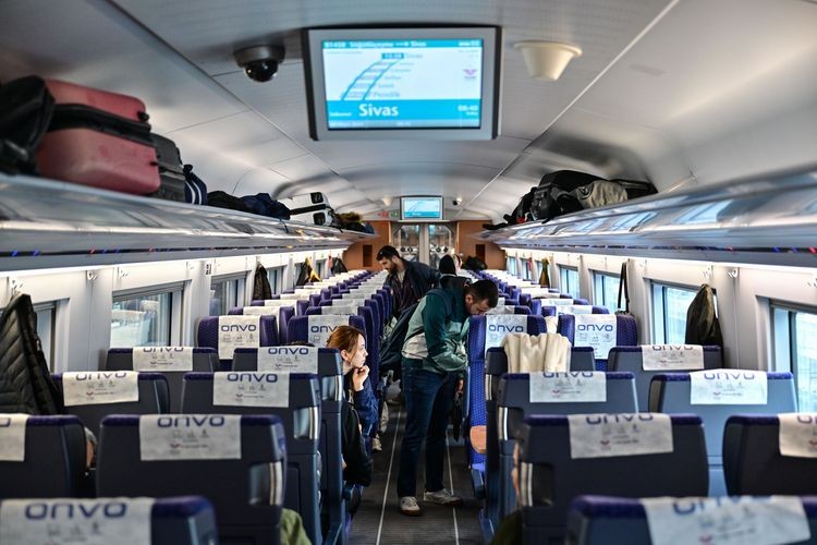 Saatte 350 km! Türkiye’nin süper hızlı treniyle Ankara-İstanbul 80 dakika oluyor - Resim: 4