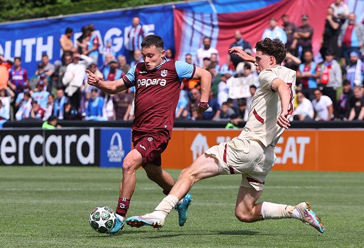 TRT SPOR CANLI İZLE | UEFA Gençlik Ligi finali Trabzonspor U19 - Barcelona U19 maçı canlı yayın izleme ekranı - Resim: 2