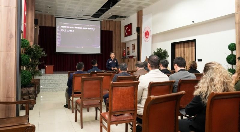 Bakırköy Adliyesi’nde temel yangın eğitimi düzenlendi - Resim: 6