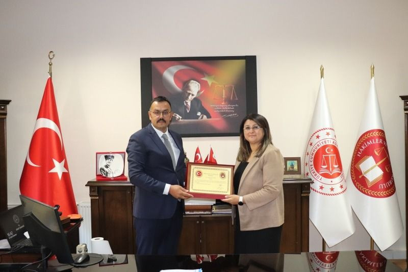 Amasya Adliyesi’nde birinci sınıfa ayrılan hakimlere plaket töreni - Resim: 2