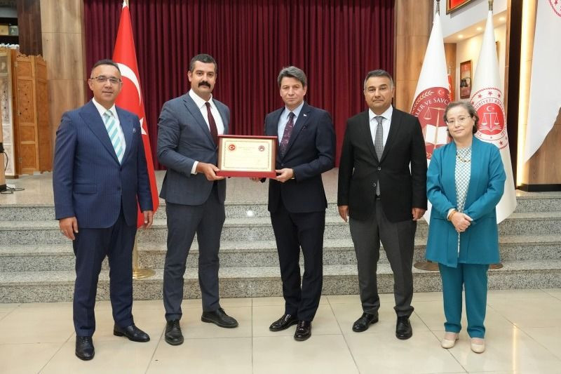 Başsavcı Gümüş, birinci sınıfa ayrılan hakim ve savcılara plaketlerini takdim etti - Resim: 3