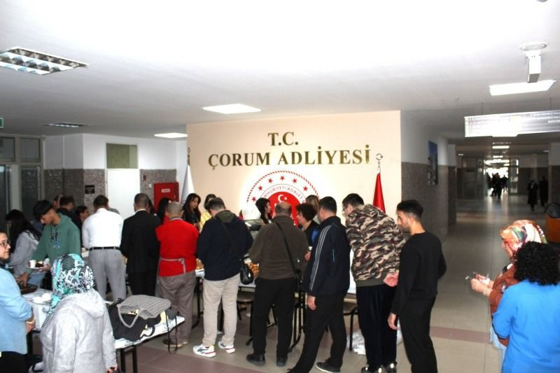 Çorum Adliyesi’nde Gazze için kermes düzenlendi! Başsavcı Bektaş’tan kermese destek ziyareti - Resim: 2