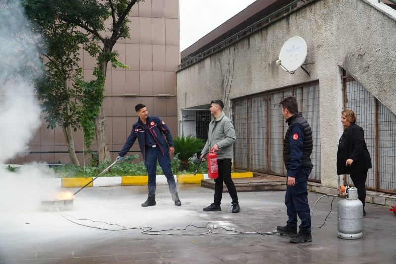 Bakırköy Adliyesi’nde temel yangın eğitimi düzenlendi - Resim: 1