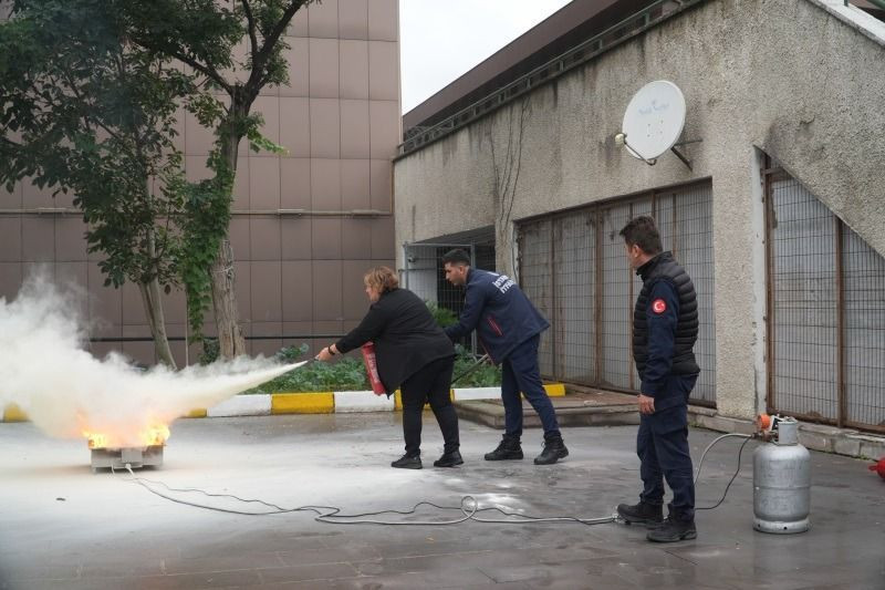 Bakırköy Adliyesi’nde temel yangın eğitimi düzenlendi - Resim: 4