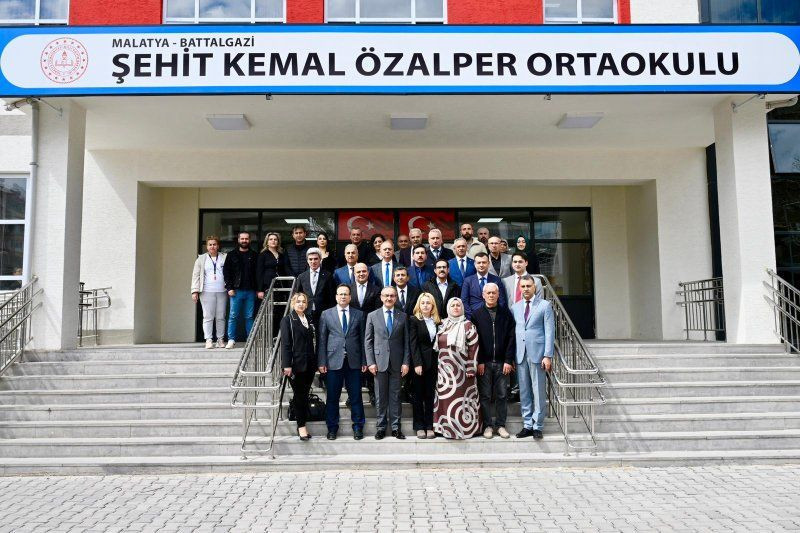 Açılış başsavcılarla yapıldı... Depremde hayatını kaybeden hakim çiftin adı yaşatılacak - Resim: 6