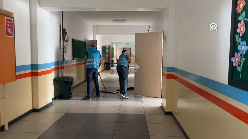 Yükümlüler okulları yeni sezona hazırlıyor! "Çocuklara hizmet verdiğim için mutluyum" - Resim: 1