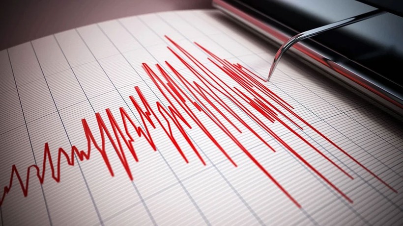 Ege Denizi'nde korkutan deprem! İzmir'de de hissedildi