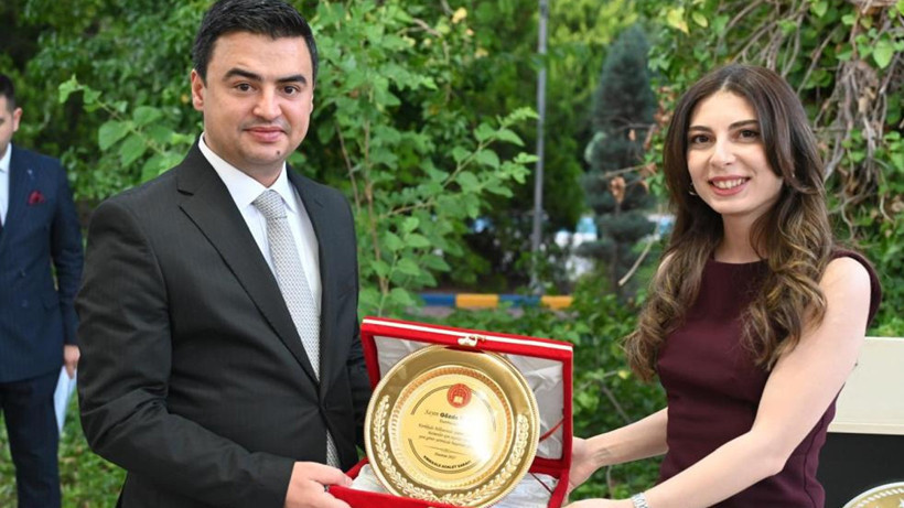 Kırıkkale'de tayini çıkan hakim-savcılara veda töreni! Başsavcı Çetin plaket takdim etti