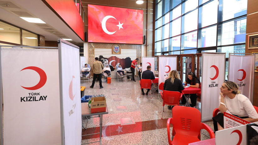 CTE'den kan bağışı kampanyasına gönüllü destek! Madalya takdim edildi