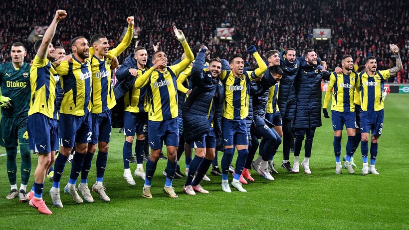 Dzeko, Djiku, Maximin… Ali Koç bizzat üzerlerini çizdi! Fenerbahçe'de 16 yıldız gidiyor - Resim: 2