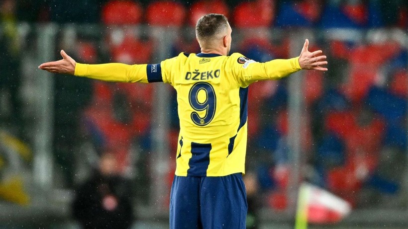 Dzeko, Djiku, Maximin… Ali Koç bizzat üzerlerini çizdi! Fenerbahçe'de 16 yıldız gidiyor - Resim: 6