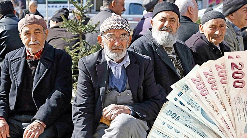 1 MİLYON EMEKLİYE KÖTÜ HABER: Emekliliğiniz iptal edilebilir! SGK, 10 yıllık parayı da geri isteyecek - Resim: 1