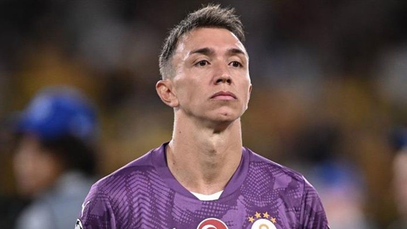Muslera, Türk futbol tarihine geçebilir! Efsane futbolcuyu da geride bırakacak - Resim: 3