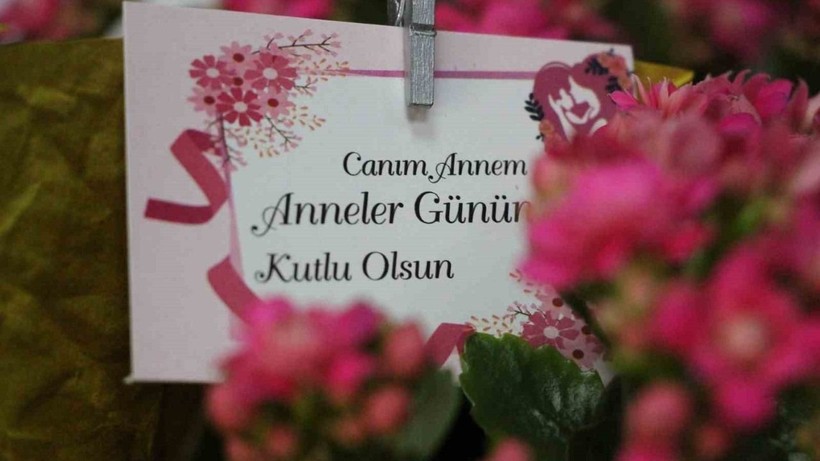 ANNELER GÜNÜ MESAJLARI 2025: Duygusal, anlamlı, uzun ve kısa resimli Anneler Günü mesajları ve sözleri (Whatsapp, Instagram, Facebook) - Resim: 10