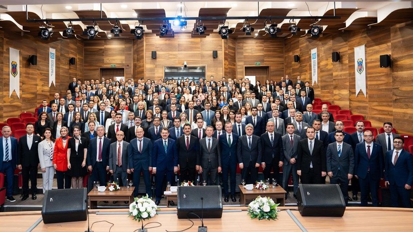 Adaletin yarınlarına güçlü bir adım daha! Yargıya rehberlikte üçüncü durak İzmir oldu - Resim: 1