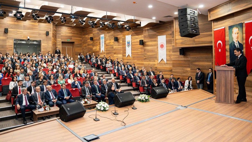Adaletin yarınlarına güçlü bir adım daha! Yargıya rehberlikte üçüncü durak İzmir oldu - Resim: 3