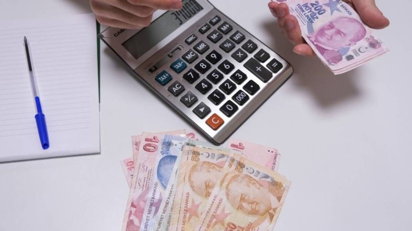 Çifte bayram kapıda: 4C, EYT, SSK ve Bağ‑Kur’luyu etkiliyor! Maaşı 14.469 TL’yi geçen herkese ek ikramiye yağmuru! - Resim: 2