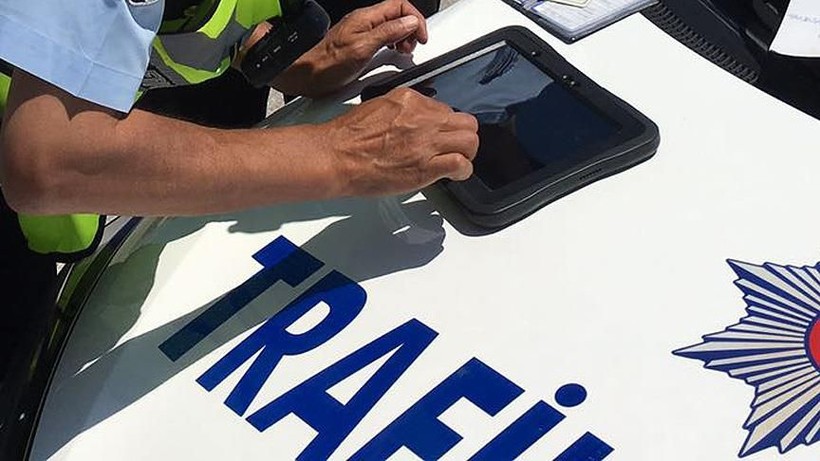 Trafikte kural tanımayanlara ceza yağacak! Bu sürücülerin ehliyetleri tamamen iptal edilecek! - Resim: 9