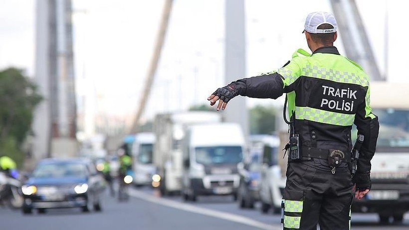 Trafikte kural tanımayanlara ceza yağacak! Bu sürücülerin ehliyetleri tamamen iptal edilecek! - Resim: 8